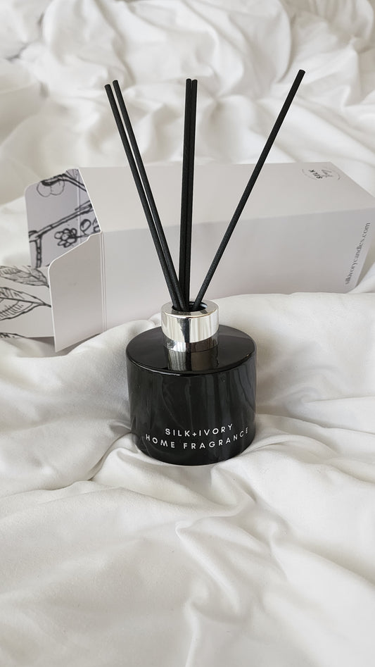 Silk Ivory Black Reed Diffuser_Lemongrass_White Tea